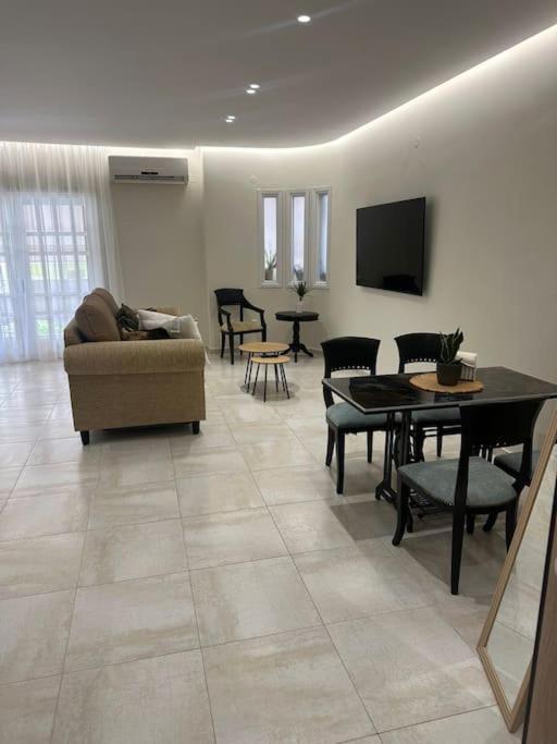 Eclectic Apartment Near Downtown Iraklio Exterior foto