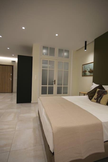 Eclectic Apartment Near Downtown Iraklio Exterior foto